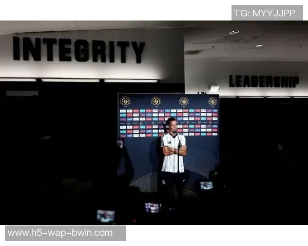 布朗坚守赛场信念:为胜利而战即使带伤也不退缩 布朗坚守赛场信念:为胜利而战即使带伤也不退缩