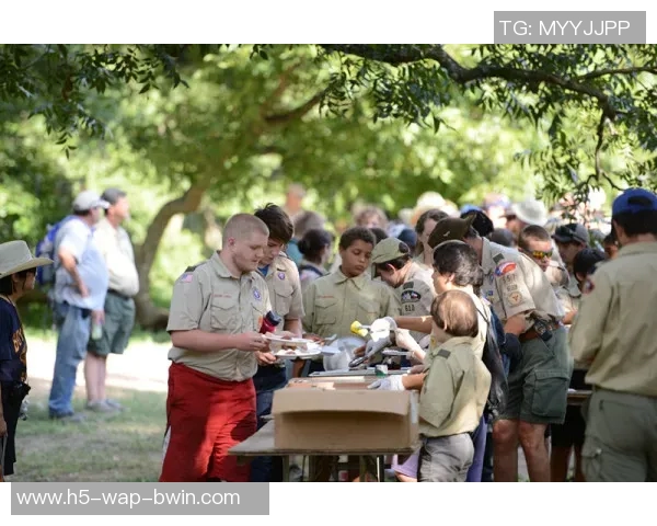 王俊杰现场观战湖勇大战分享精彩瞬间与近期生活动态