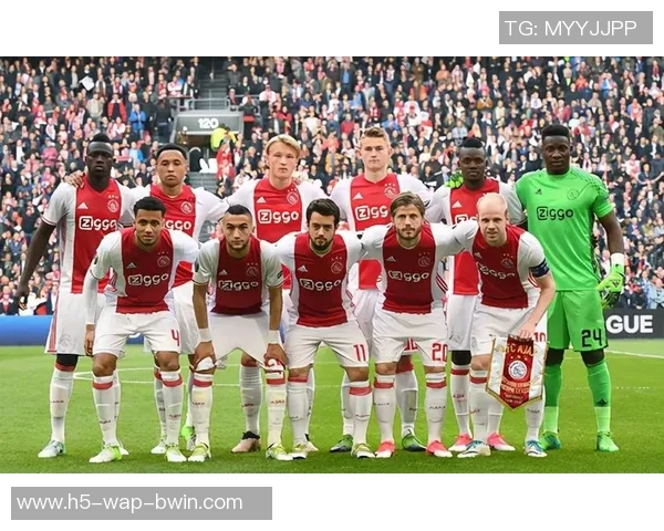 阿贾克斯青年队球员女友圣诞节前遭遇车祸不幸去世两人原计划购房梦想破灭