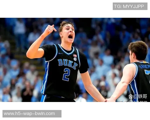 弗拉格砍下29分展现潜力基德赞其18岁能精准理解并执行战术要求